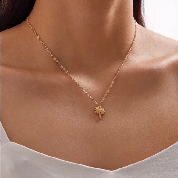 Brandy Melville Jewelry - Gold Palm Tree Necklace 🌴